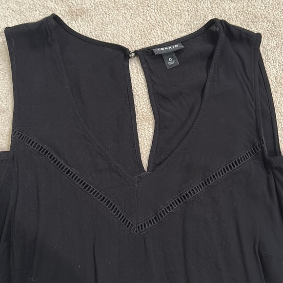 Torrid Black Cold Shoulder top Size 0 - Picture 3 of 5